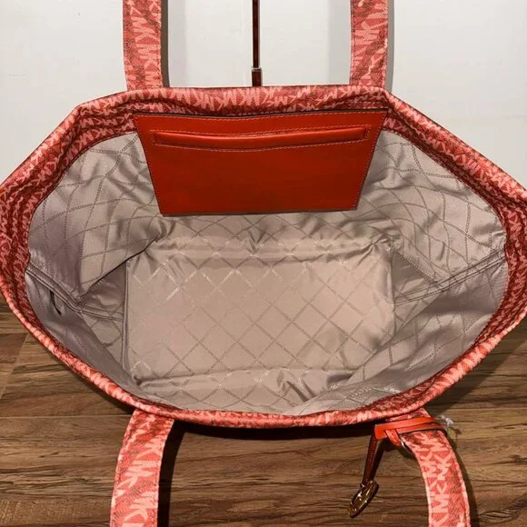 🧡Michael Kors Signature Large Tote🧡 - Picture 9 of 17